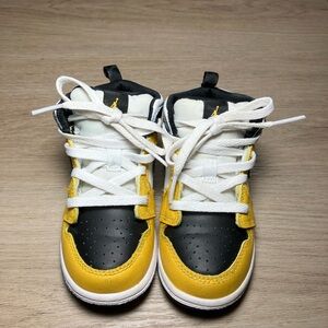 Jordan 1 Mid SE Toddler shoes size 8C